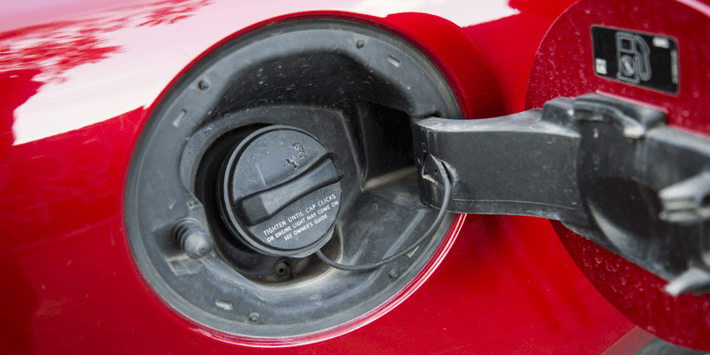 Waar zit de tankklep om de tank van je auto te kunnen vullen? 