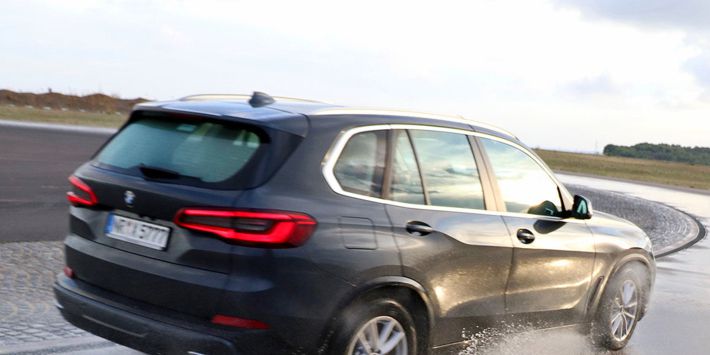 4WD en SUV zomerbandentest: Auto Bild voert een vergelijkende test van 4WD banden uit onder de BMW X5