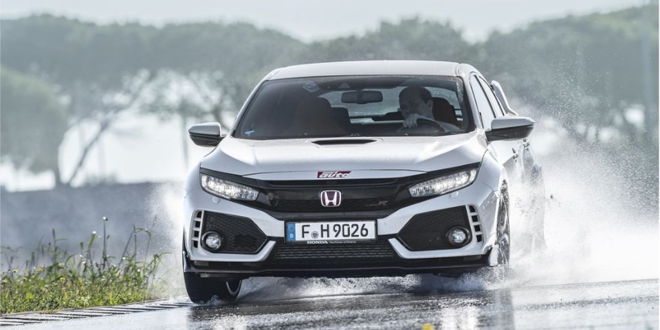 Test banden UHP Sport Auto Honda Civic Type R natte weg